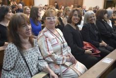 Foto de la galería: Una boda religiosa en la Iglesia Santos Mártires coronó la historia de amor de Luciana y Hugo