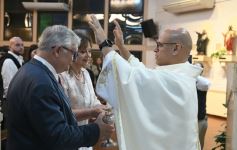 Foto de la galería: Una boda religiosa en la Iglesia Santos Mártires coronó la historia de amor de Luciana y Hugo