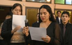 Foto de la galería: Una boda religiosa en la Iglesia Santos Mártires coronó la historia de amor de Luciana y Hugo