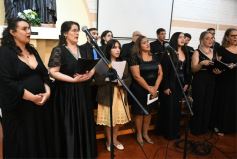 Foto de la galería: Una boda religiosa en la Iglesia Santos Mártires coronó la historia de amor de Luciana y Hugo