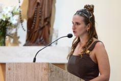 Foto de la galería: Una boda religiosa en la Iglesia Santos Mártires coronó la historia de amor de Luciana y Hugo