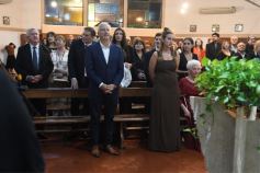 Foto de la galería: Una boda religiosa en la Iglesia Santos Mártires coronó la historia de amor de Luciana y Hugo