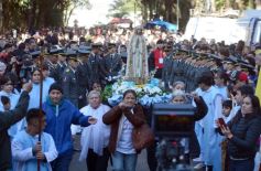 Sixto Fotografías. Sociedad. Virgen de Fátima  - Miles de peregrinos llegaron hasta el santuario de Fátima con fe y devoción 