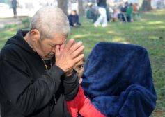 Foto de la galería: Miles de peregrinos llegaron hasta el santuario de Fátima con fe y devoción 