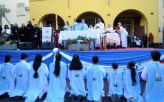Foto de la galería: Miles de peregrinos llegaron hasta el santuario de Fátima con fe y devoción 