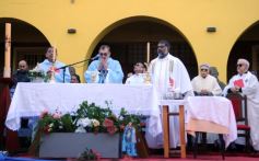 Foto de la galería: Miles de peregrinos llegaron hasta el santuario de Fátima con fe y devoción 