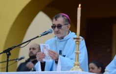 Foto de la galería: Miles de peregrinos llegaron hasta el santuario de Fátima con fe y devoción 