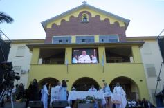 Foto de la galería: Miles de peregrinos llegaron hasta el santuario de Fátima con fe y devoción 