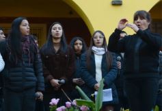 Foto de la galería: Miles de peregrinos llegaron hasta el santuario de Fátima con fe y devoción 