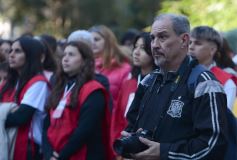 Foto de la galería: Miles de peregrinos llegaron hasta el santuario de Fátima con fe y devoción 