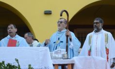 Foto de la galería: Miles de peregrinos llegaron hasta el santuario de Fátima con fe y devoción 