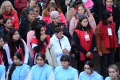 Foto de la galería: Miles de peregrinos llegaron hasta el santuario de Fátima con fe y devoción 