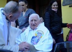 Foto de la galería: Miles de peregrinos llegaron hasta el santuario de Fátima con fe y devoción 