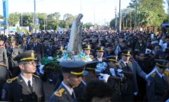 Foto de la galería: Miles de peregrinos llegaron hasta el santuario de Fátima con fe y devoción 