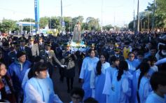 Foto de la galería: Miles de peregrinos llegaron hasta el santuario de Fátima con fe y devoción 