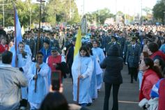 Foto de la galería: Miles de peregrinos llegaron hasta el santuario de Fátima con fe y devoción 