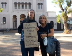 Foto de la galería: En Posadas miles de personas marcharon para exigir la Ley de Financiamiento Universitario