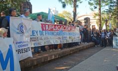 Foto de la galería: En Posadas miles de personas marcharon para exigir la Ley de Financiamiento Universitario