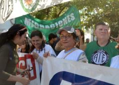 Foto de la galería: En Posadas miles de personas marcharon para exigir la Ley de Financiamiento Universitario