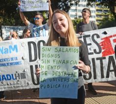 Foto de la galería: En Posadas miles de personas marcharon para exigir la Ley de Financiamiento Universitario