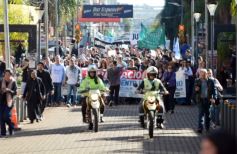 Foto de la galería: En Posadas miles de personas marcharon para exigir la Ley de Financiamiento Universitario