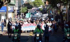 Foto de la galería: En Posadas miles de personas marcharon para exigir la Ley de Financiamiento Universitario