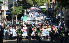Foto de la galería: En Posadas miles de personas marcharon para exigir la Ley de Financiamiento Universitario