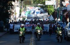 Foto de la galería: En Posadas miles de personas marcharon para exigir la Ley de Financiamiento Universitario