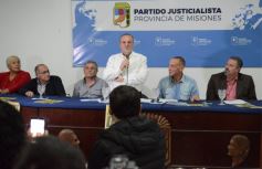 Foto de la galería: Mensaje de unidad y reorganización en el acto de asunción de Christian Humada en el PJ Misiones 