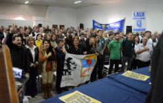 Foto de la galería: Mensaje de unidad y reorganización en el acto de asunción de Christian Humada en el PJ Misiones 