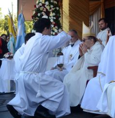 Foto de la galería: Multitudinaria muestra de fe a Santa Rita, patrona de las causas imposibles