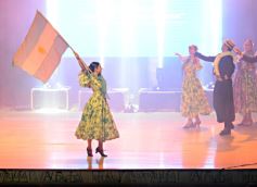 Foto de la galería: En el Montoya, con la sala repleta, se vivió el homenaje a la Patria 