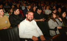 Foto de la galería: En el Montoya, con la sala repleta, se vivió el homenaje a la Patria 