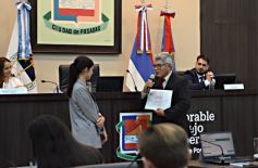 Foto de la galería: Reconocimientos de Interés Municipal para la obra de Juan Ramón Fariña y Cascos Azules 