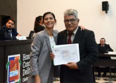 Foto de la galería: Reconocimientos de Interés Municipal para la obra de Juan Ramón Fariña y Cascos Azules 