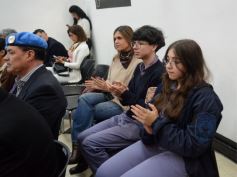 Foto de la galería: Reconocimientos de Interés Municipal para la obra de Juan Ramón Fariña y Cascos Azules 