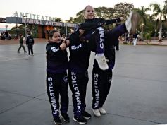 Foto de la galería: El clima mundialista se disfrutó en el Parque Paraguayo con juegos, kermés y entretenimientos 