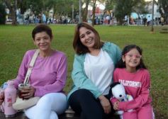 Foto de la galería: El clima mundialista se disfrutó en el Parque Paraguayo con juegos, kermés y entretenimientos 