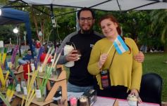 Foto de la galería: El clima mundialista se disfrutó en el Parque Paraguayo con juegos, kermés y entretenimientos 