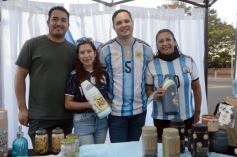 Foto de la galería: El clima mundialista se disfrutó en el Parque Paraguayo con juegos, kermés y entretenimientos 
