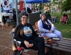 Foto de la galería: El clima mundialista se disfrutó en el Parque Paraguayo con juegos, kermés y entretenimientos 
