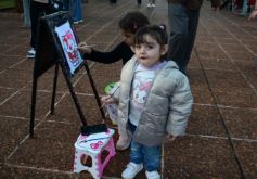 Foto de la galería: El clima mundialista se disfrutó en el Parque Paraguayo con juegos, kermés y entretenimientos 