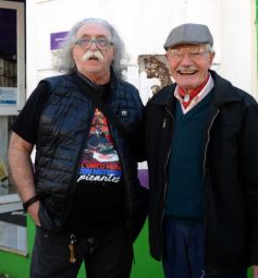 Foto de la galería: Recorrida por comercios posadeños y festejo de cumpleaños de Juan Ramón Fariña 