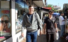 Foto de la galería: Recorrida por comercios posadeños y festejo de cumpleaños de Juan Ramón Fariña 