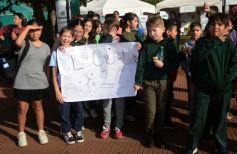Foto de la galería: La Feria del Libro contó con gran convocatoria de participantes que reafirmaron la pasión por la lectura