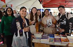 Foto de la galería: La Feria del Libro contó con gran convocatoria de participantes que reafirmaron la pasión por la lectura