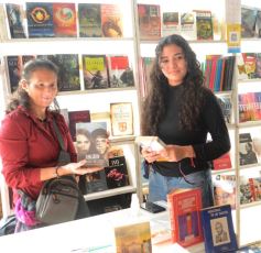 Foto de la galería: La Feria del Libro contó con gran convocatoria de participantes que reafirmaron la pasión por la lectura