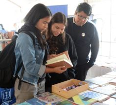 Foto de la galería: La Feria del Libro contó con gran convocatoria de participantes que reafirmaron la pasión por la lectura