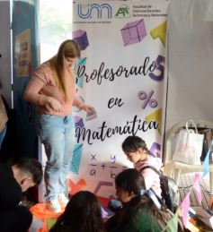 Foto de la galería: La Feria del Libro contó con gran convocatoria de participantes que reafirmaron la pasión por la lectura