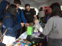 Foto de la galería: La Feria del Libro contó con gran convocatoria de participantes que reafirmaron la pasión por la lectura